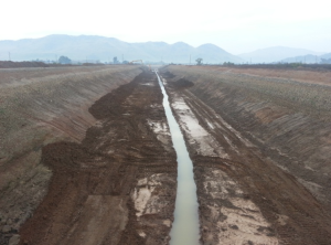 Empty Friant Kern Canal? Photo is from recent dewatering effort on canal