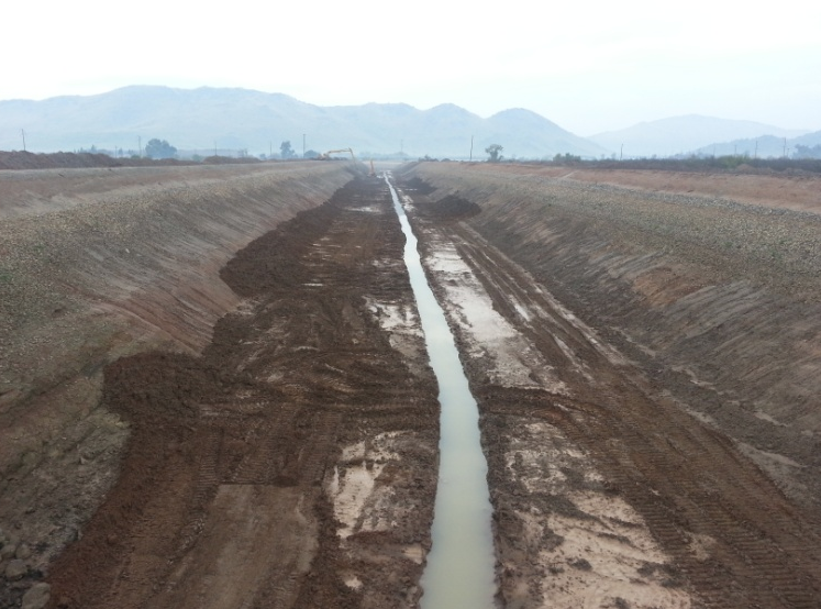 Empty Friant Kern Canal? Photo is from recent dewatering effort on canal